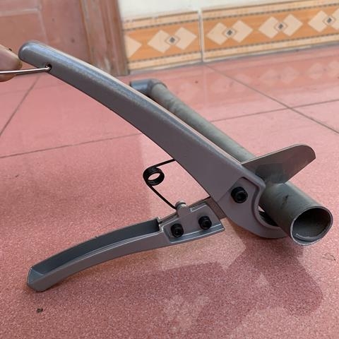 Kéo cắt ống